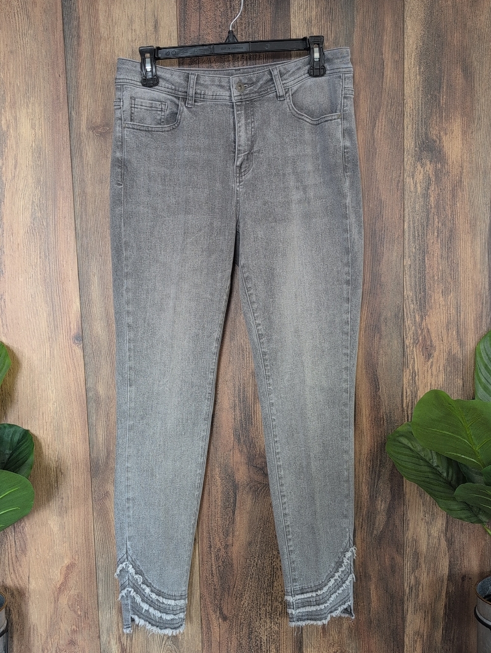 Charlie B Gray Frayed-Hem Ankle Skinny Crop Jeans 8    Q274